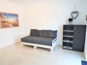 1 Schlafzimmer, Reisekinderbett, kostenloses WLAN, Bettwäsche