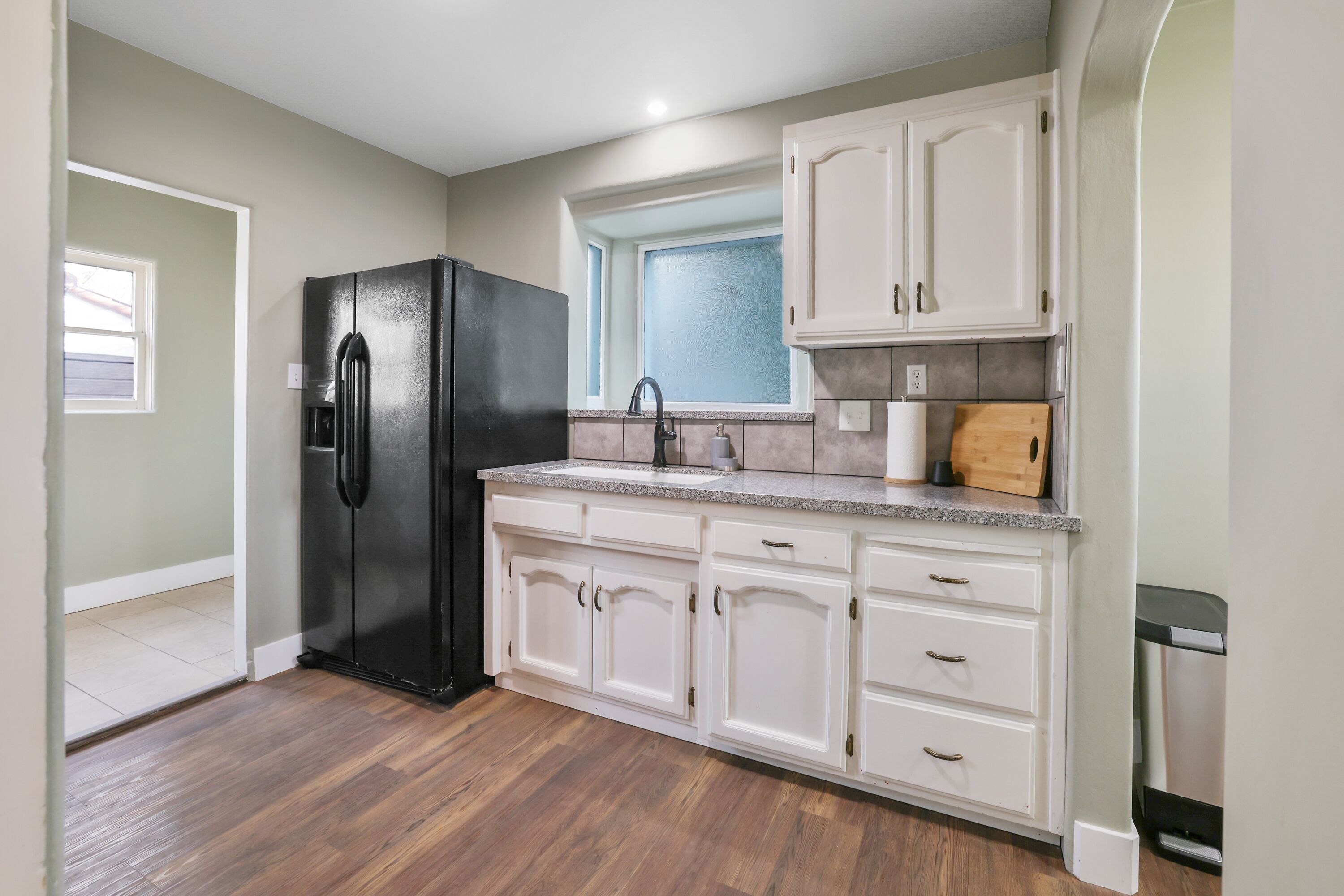 Spanish Revival Tulare near the Sequoias| next to HWY99