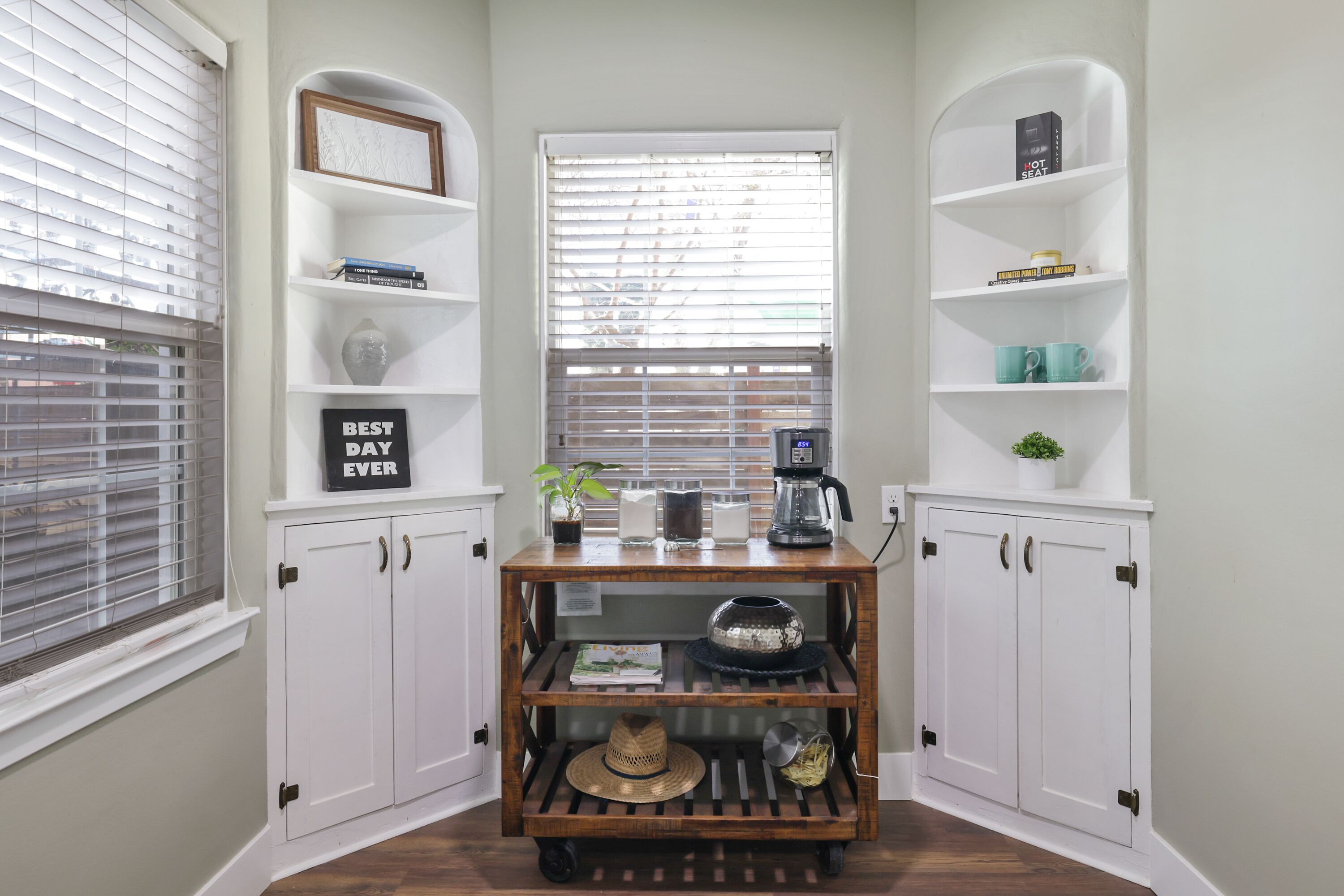 Spanish Revival Tulare near the Sequoias| next to HWY99