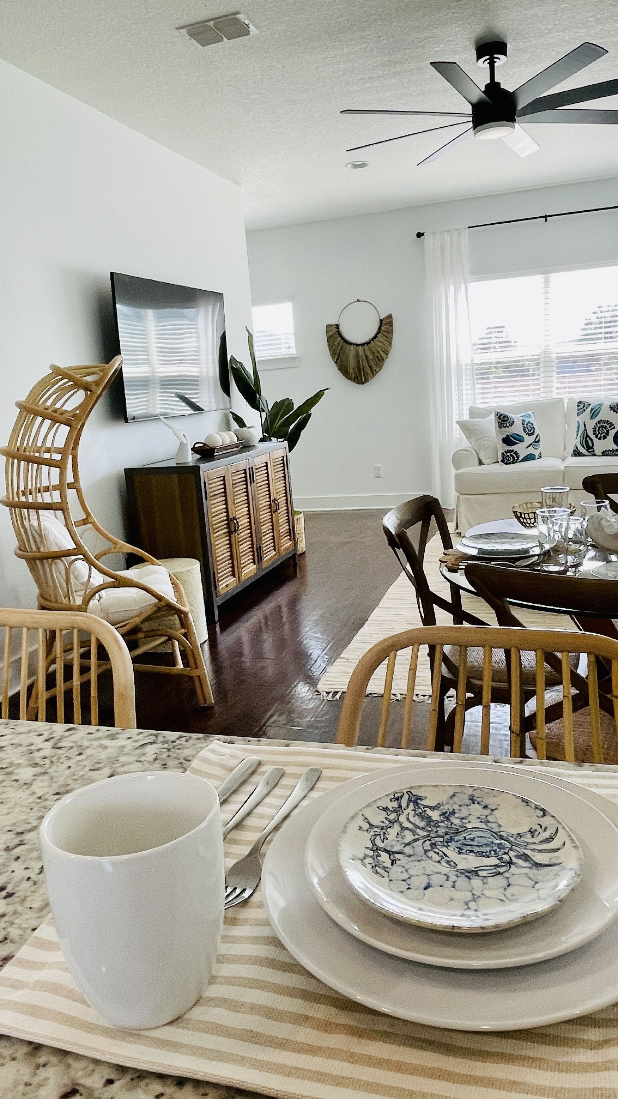 Luxury Townhouse, walk to beach/restaurants/shops