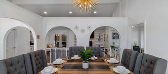 One Story House, King Beds, TV in all bedrooms, Desks, Grill and Pool. 