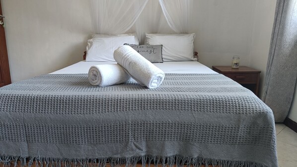 3 bedrooms, iron/ironing board, free WiFi, bed sheets - Dar Es Salaam Modern House near Beach with WiFi and bath tub (Dar es Salaam)