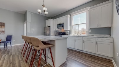 Spread out - Renovated 5BR+Loft, Sleeps 12+
