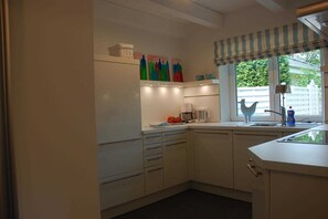 Fridge, oven, dishwasher