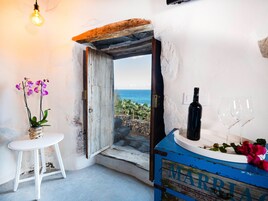 Casa Elite, cocina, vistas al mar | Ropa de cama de alta calidad y edredones de plumas