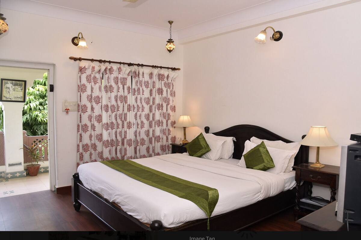 Deluxe Room, 1 Double Bed, Courtyard View | Free WiFi