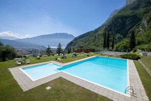 Seasonal outdoor pool