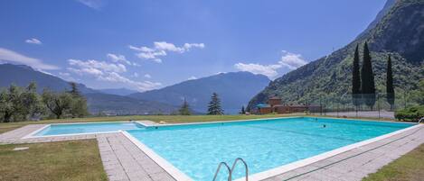 Piscina stagionale all'aperto