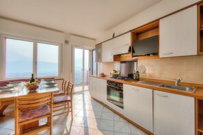 Standard Apartment, Multiple Bedrooms, Mountainside (Lake View Dom-Us Apartment) | Private kitchen | Fridge, oven, stovetop, dishwasher