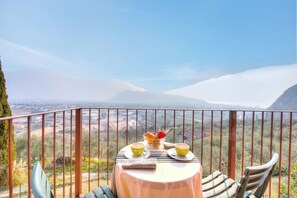 스탠다드 아파트, 침실 2개, 산비탈 (Lake View Dom-Us Apartment) | 야외 식당