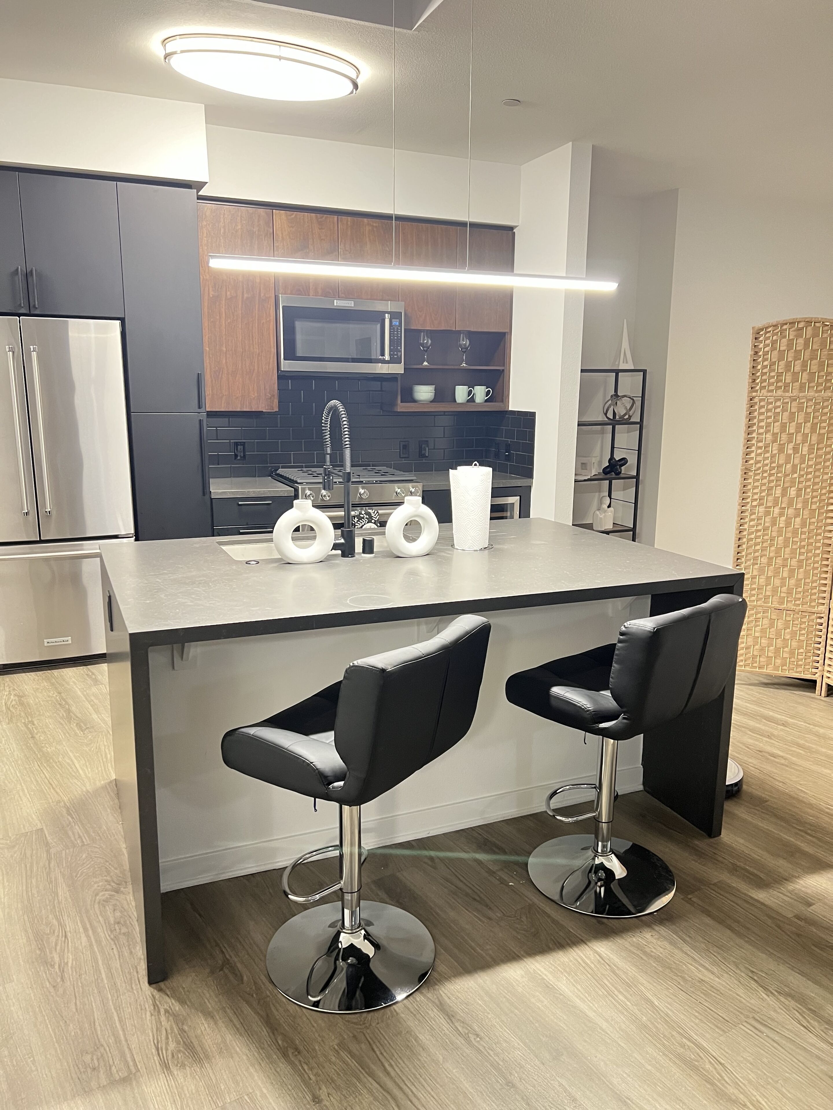 Spacious Modern Penthouse- 10min to Beverly Center