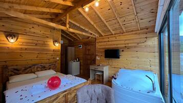 Romantic Bungalow, 1 Bedroom, Smoking, River View