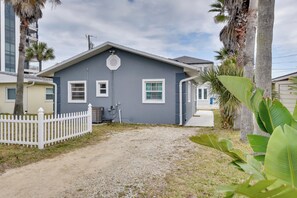 Exterior - Cozy Ormond Beach Bungalow: Steps to the Sand (Ormond Beach)