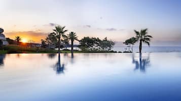 Indoor pool, outdoor pool, lifeguards on site