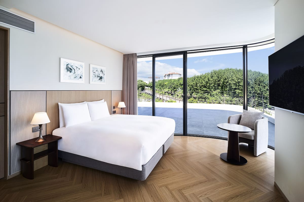 Premier King | 2 slaapkamers, luxe beddengoed, een gratis minibar