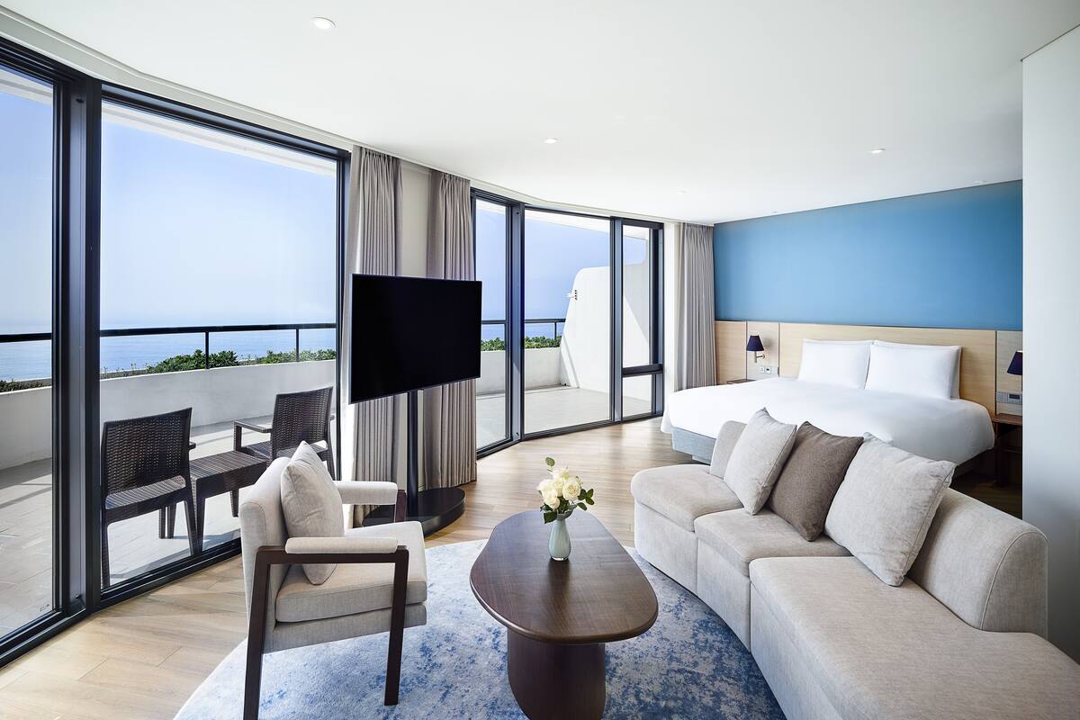 junior suite king ocean view | 2 bedrooms, premium bedding, free minibar, in-room safe
