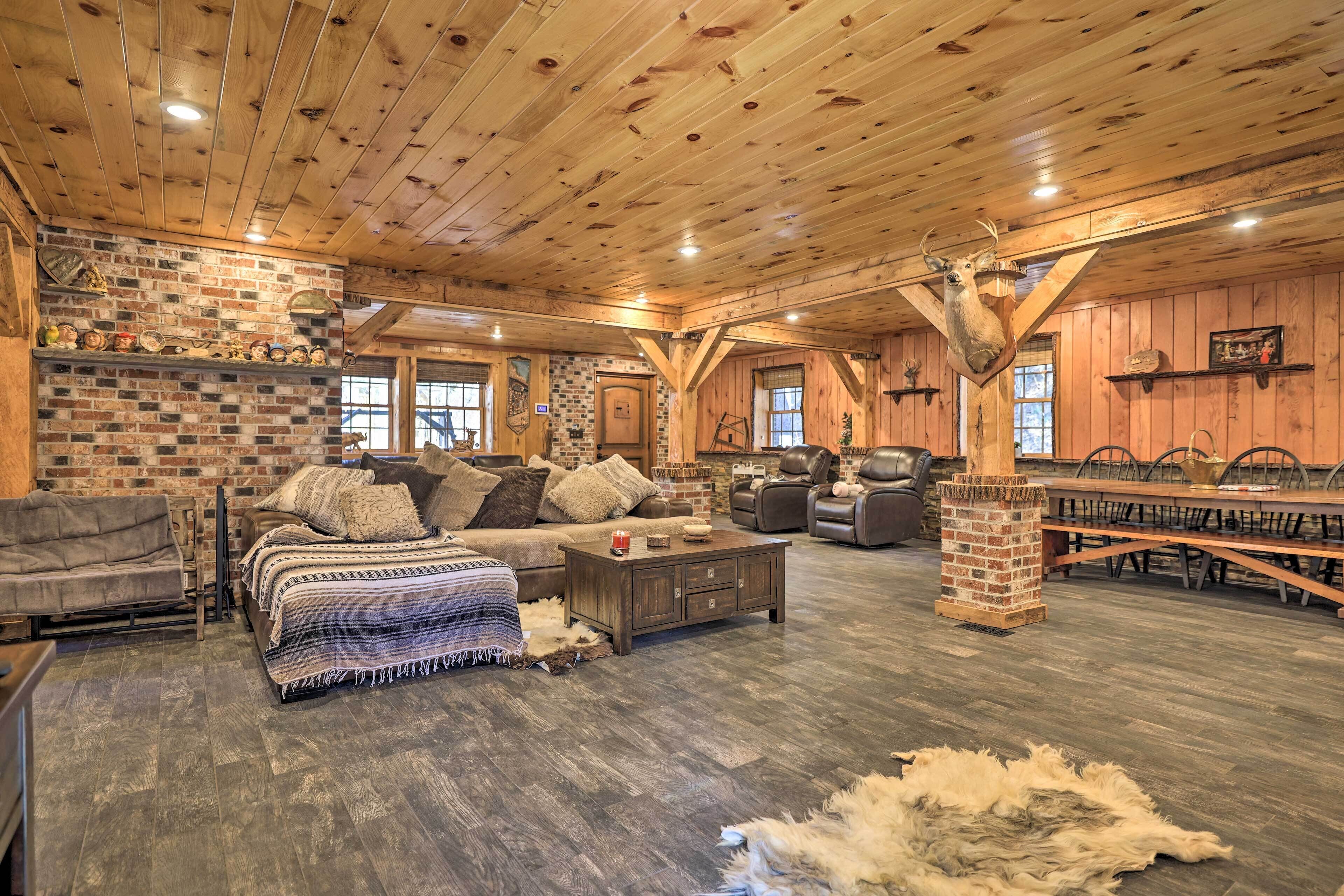 Spacious Escape w/ Deck & Ponds Near Skiing!