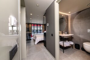 Sea View Deluxe Double | Ropa de cama hipoalergénica, edredón, camas Select Comfort y minibar