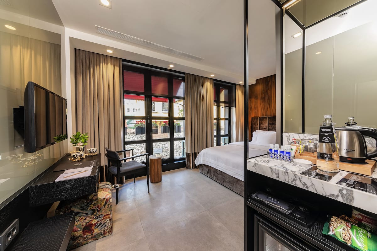 Deluxe Double Room | Ropa de cama hipoalergénica, edredón, camas Select Comfort y minibar
