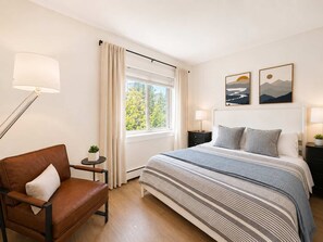 2 bedrooms, iron/ironing board, travel cot, WiFi