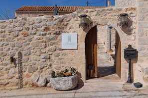 Fachada de la propiedad