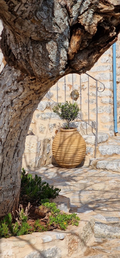 Lithos Stone Suites