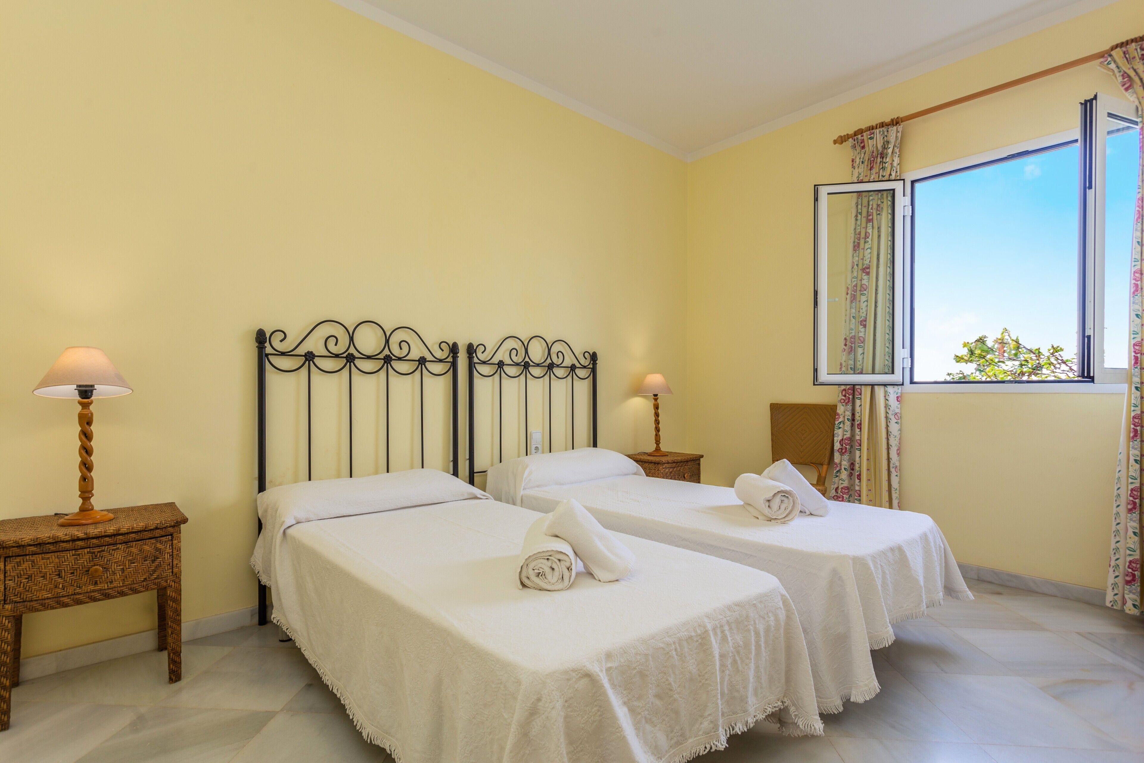 4 bedrooms, free WiFi, bed sheets