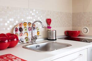 Fridge, microwave, stovetop, coffee/tea maker - Holiday Home "Modern House" with Wi-Fi (Ostuni br.)