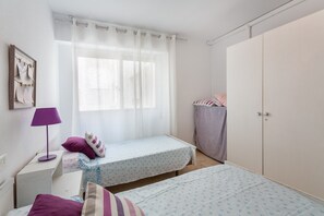 3 bedrooms, iron/ironing board, bed sheets - Apartment "Nav 4C 4pC" with Sea View & Terrace (Torrevieja)