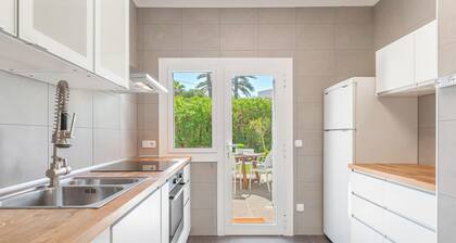 Holiday Home close to the Sea with Garden & Wi-Fi