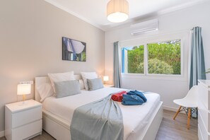 3 bedrooms, free WiFi, bed sheets - Holiday Home close to the Sea with Garden & Wi-Fi (Muro)