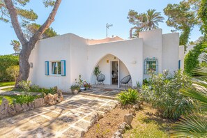 Exterior - Holiday Home close to the Sea with Garden & Wi-Fi (Muro)