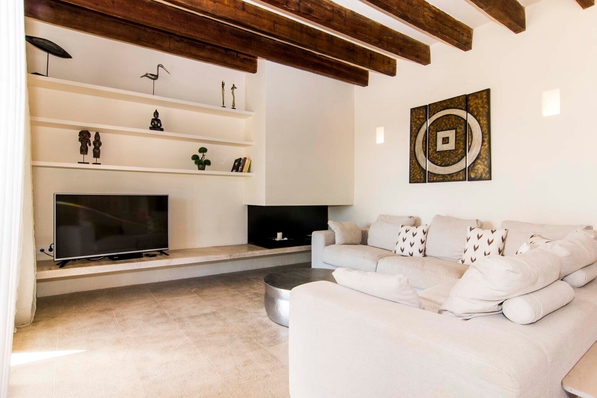 Tv, pejs, dvd-afspiller, stereoanlæg