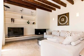 TV, fireplace, DVD player, stereo