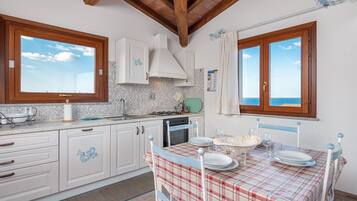 Réfrigérateur, four, plaque de cuisson, lave-vaisselle