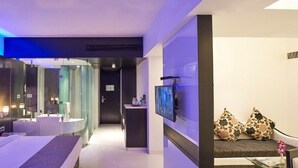 Deluxe Double Room - Eskay Resorts by muza (Mumbai)