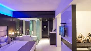 Deluxe Double Room | Egyptian cotton sheets, premium bedding, down comforters, in-room safe
