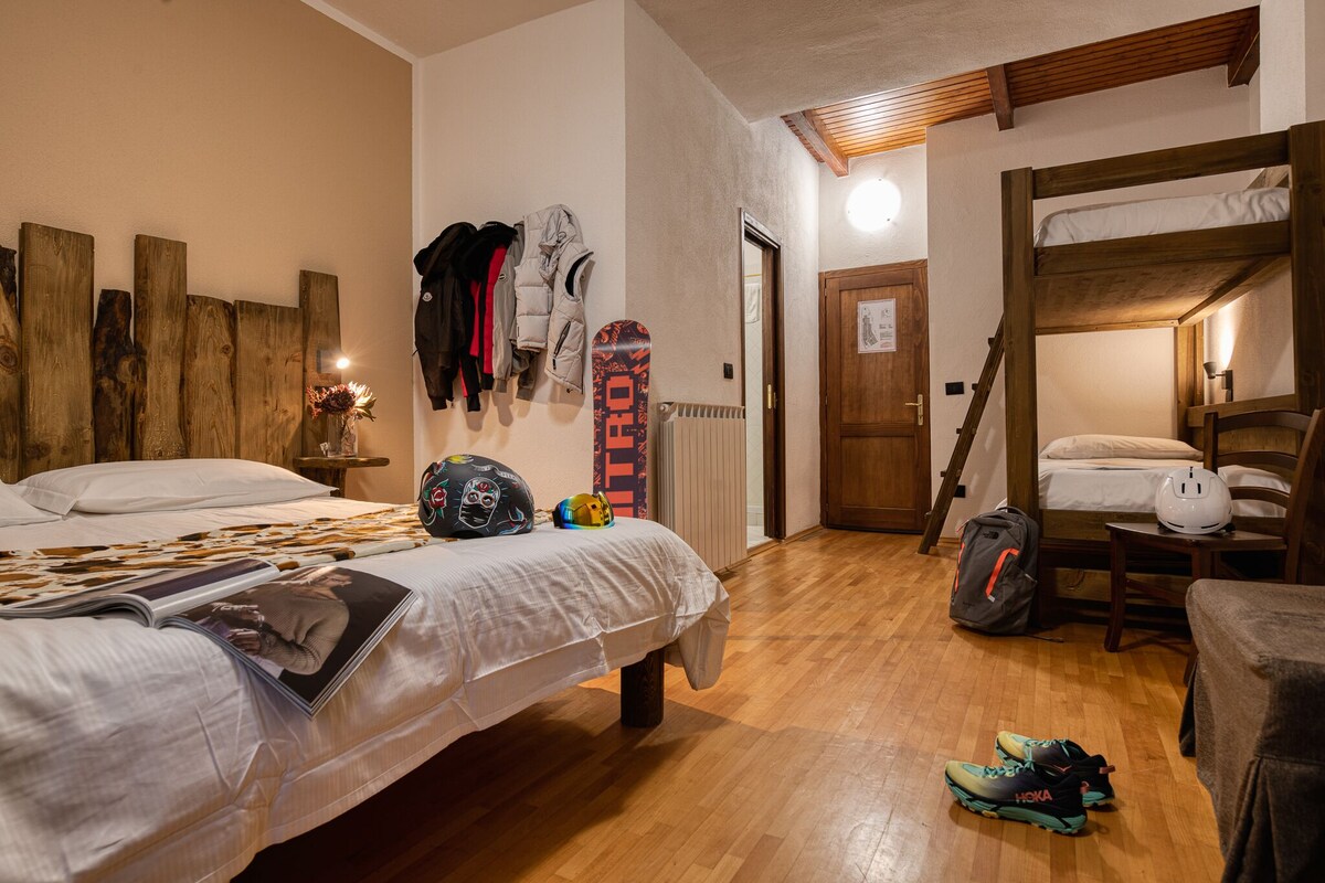 Superior Quadruple Room | In-room safe, free WiFi