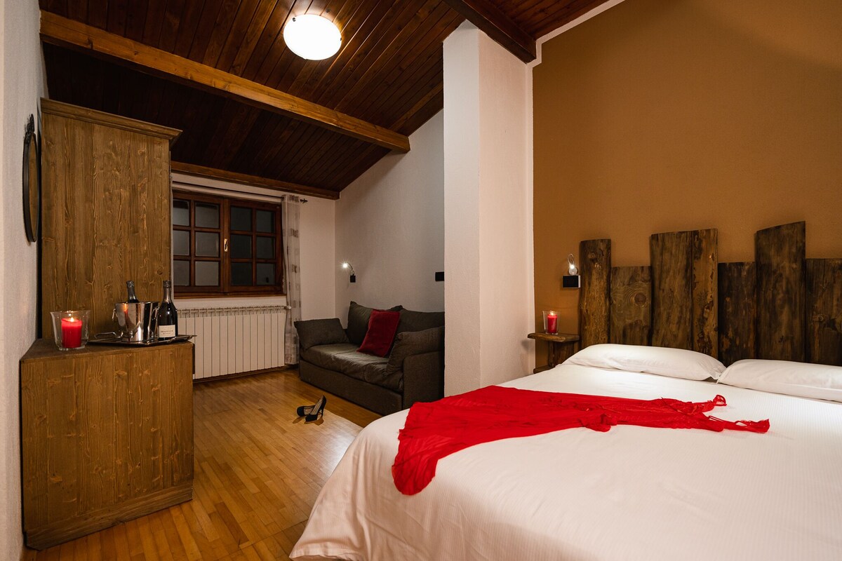 Junior Room | In-room safe, free WiFi