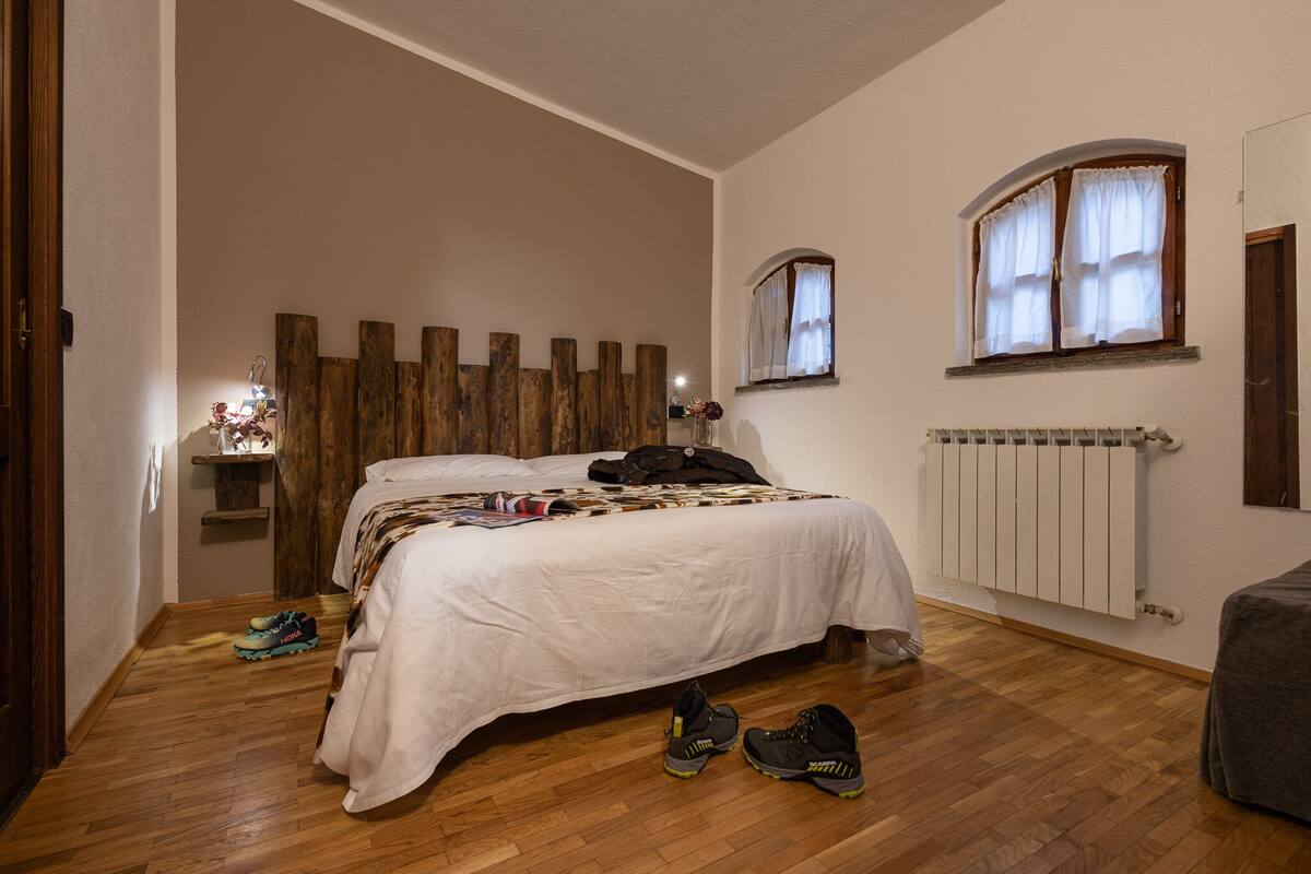 Habitación Confort con 1 cama matrimonial o 2 individuales | Caja de seguridad en la habitación y wifi gratis