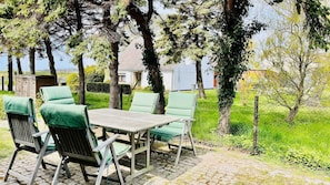 Outdoor dining - Ferienappartement mit Terrasse Ankerplatz - Kajüte Jonas (Mönchgut)