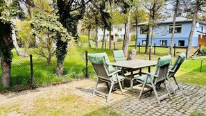 Outdoor dining - Ferienappartement mit Terrasse Ankerplatz - Kajüte Jonas (Mönchgut)