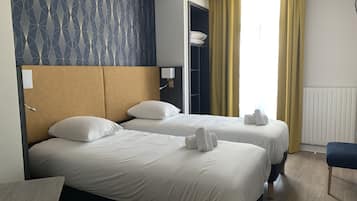 Superior Twin kamer, 2 eenpersoonsbedden, niet-roken, uitzicht op zee | Een bureau, een laptopwerkplek, gratis wifi, beddengoed