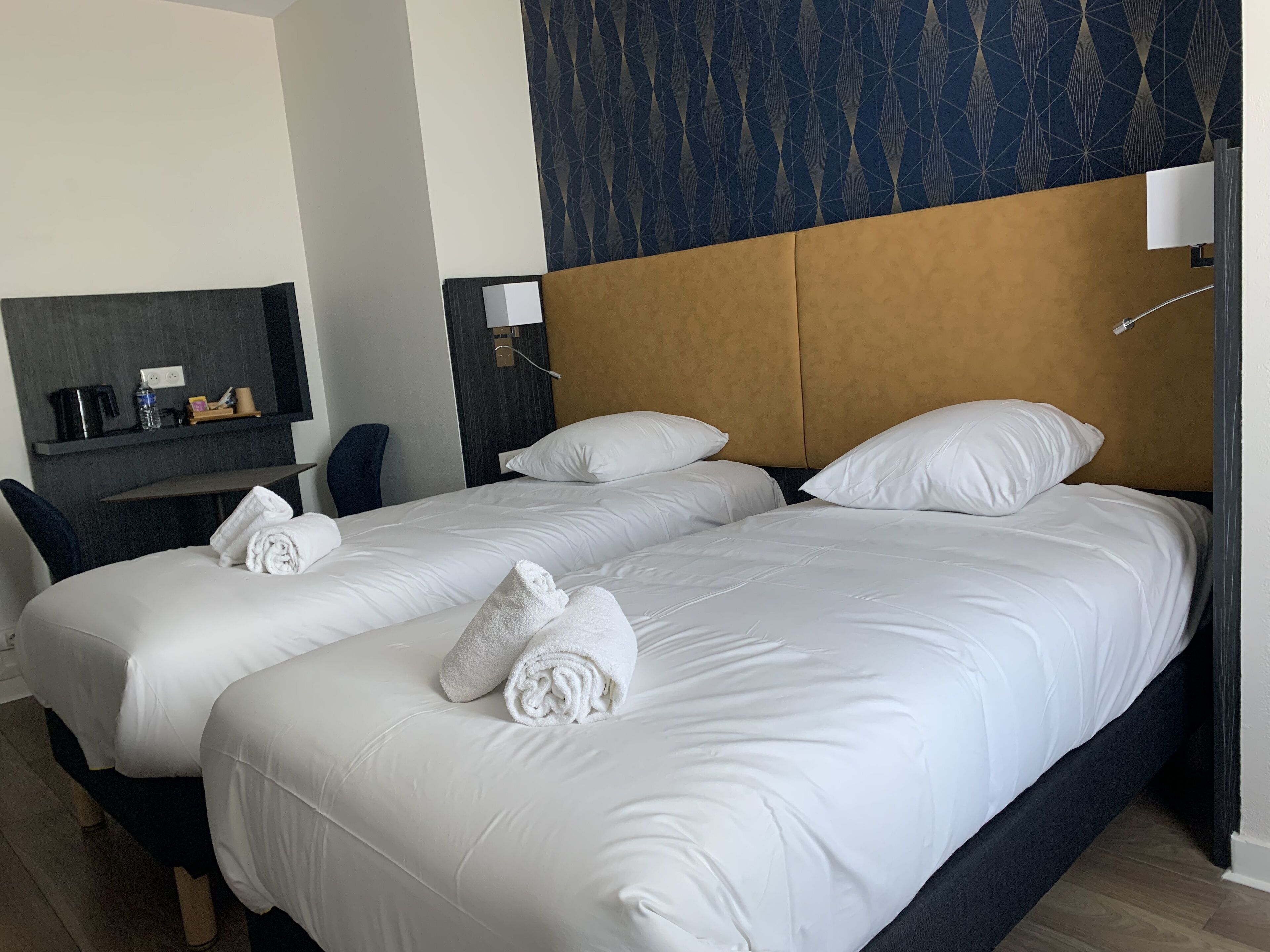 Superior Twin kamer, 2 eenpersoonsbedden, niet-roken, uitzicht op zee | Een bureau, een laptopwerkplek, gratis wifi, beddengoed