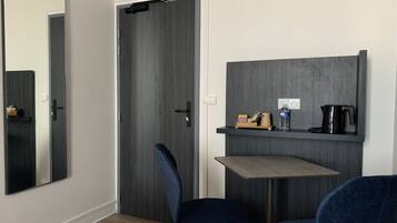 Superior Twin Room, 2 Twin Beds, Non Smoking, Sea View | Desk, laptop workspace, free WiFi, bed sheets