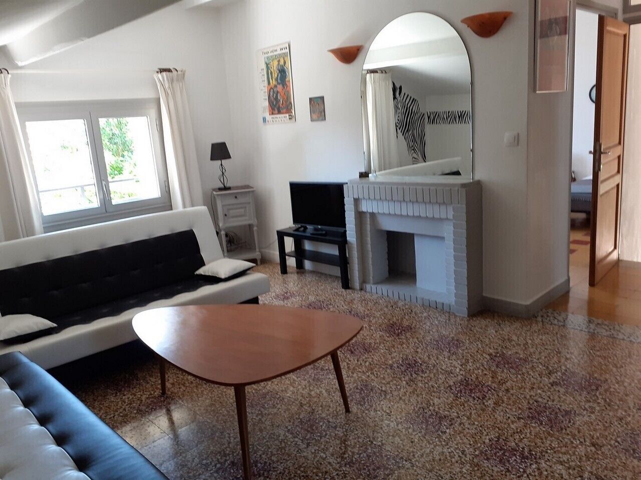 Large T3 with terrace and garden. Enclosed car park