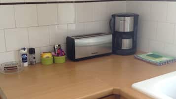 Refrigerador, microondas, horno y lavavajillas