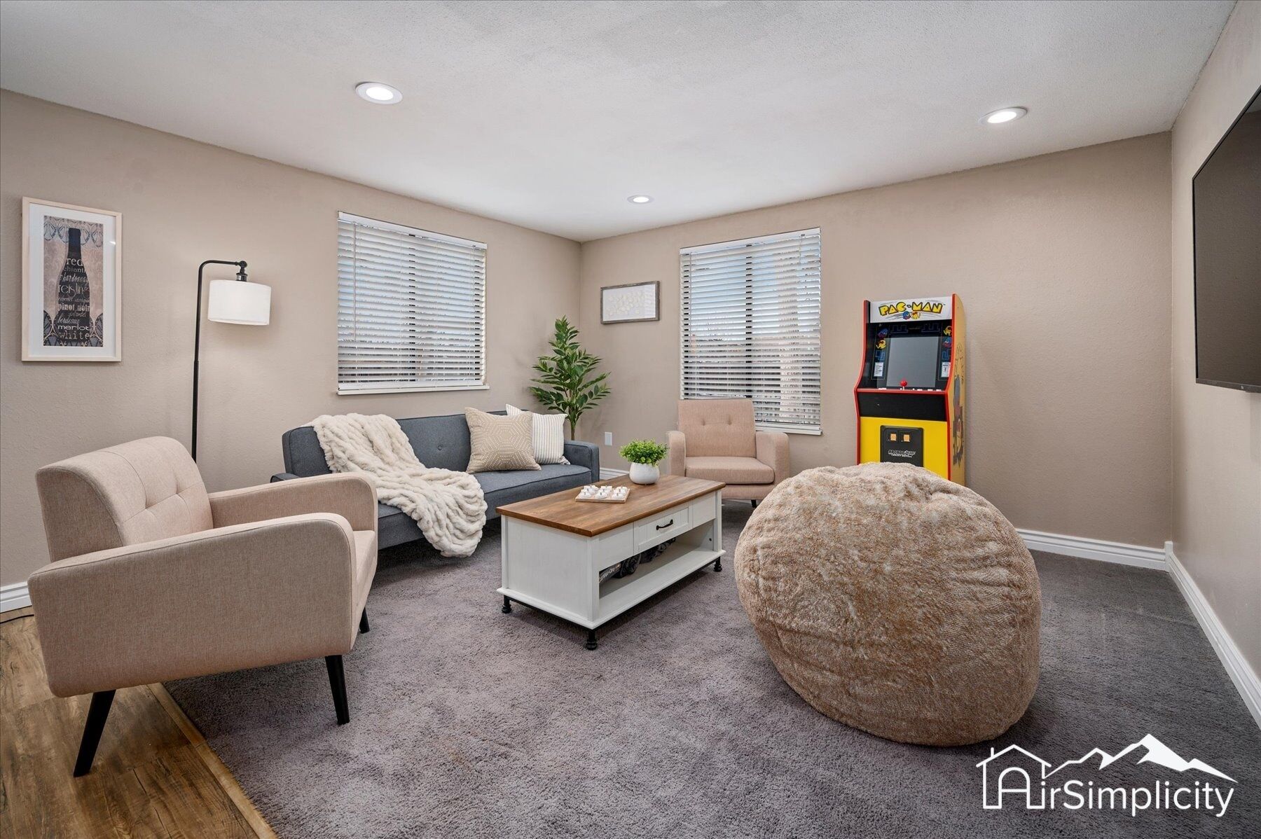 Charming Family Retreat • Redesigned • Large Yard