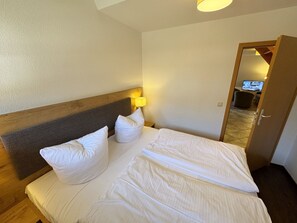 Unclassified image, 5 of 30, button