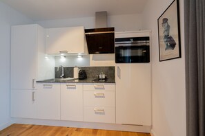 Køleskab, mikrobølgeovn, ovn, opvaskemaskine